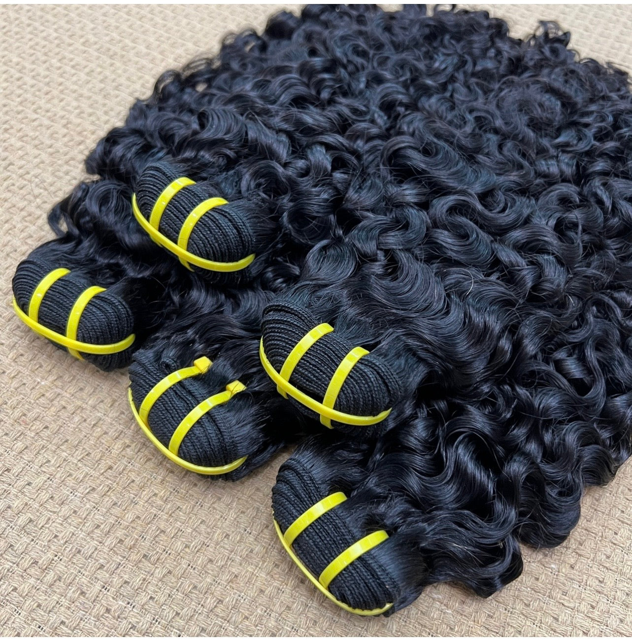 Curly bundles/ rizado